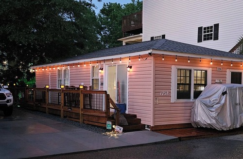 Surfside Beach Cottage | Cozy Beach Cottage 1758 in Ocean Lakes on Magnolia Lake with Limo Golf Cart