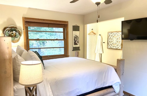 Holladay Cabin | Cozy Cabin w/HOT TUB minutes from Canyons and skiing