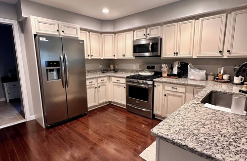 West Boylston Condo | Cozy end-unit 3BR/2.5BA townhouse in convenient suburban area