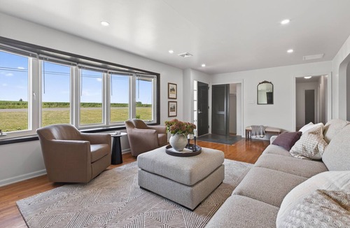 Ronks House | Cozy Farmland Retreat Minutes to Sight & Sound