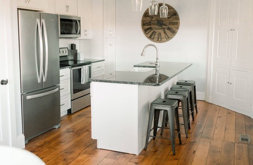 Bausman Other | Cozy Hilltop Farmhouse *Newly Renovated*