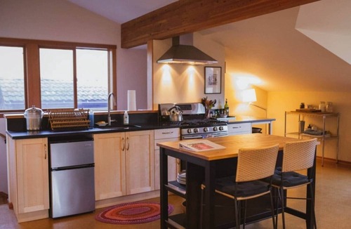 Lummi Island House | Cozy Loft on an Organic Flower Farm