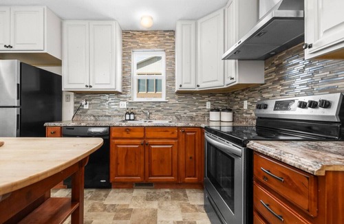 Lakeview House | Cozy Orem House | Playground | Game Rm | Bunk Rm