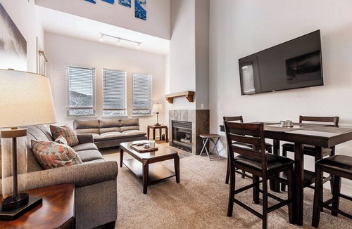 Kimball Junction Condo | Crestview 306E | Mountain View | Hot Tub | Pool | Near Outlets & Olympic Park