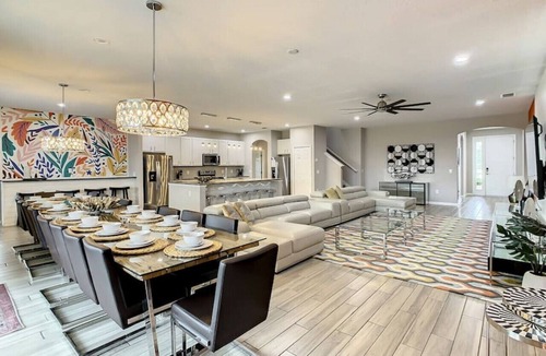 Loughman House | Custom Themed Home sleeps 32 -near parks with private pool, theater, game room!