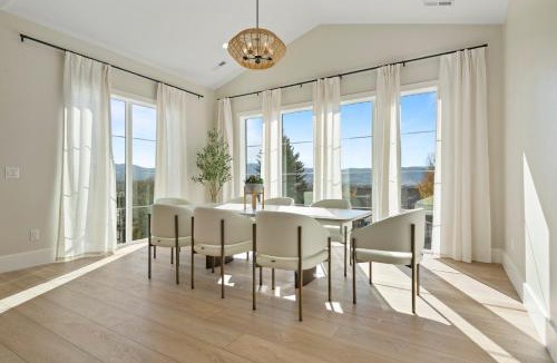 Heber House | Deer Valley views sleeps 16 hot tub deck gym
