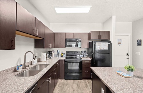 Fairpark Apartment | Delta - Airport - Hot Tub - Prime SLC