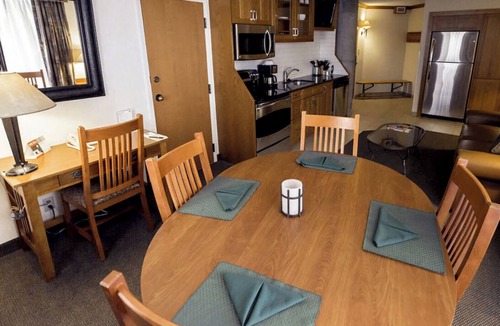 Salt Lake Mountain Resorts Condo | Deluxe Cliff Club Condo Sleeps 10 w Full Kitchen - ski in/out to the Bird