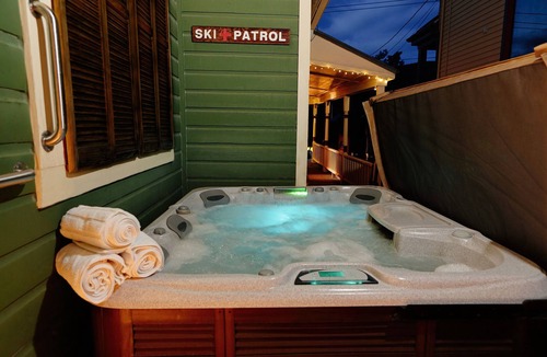 Downtown Park City House | Designer's Home WALK TO MAIN ST. and SKI RUN, HotTub, Fireplace, A/C, Large Deck