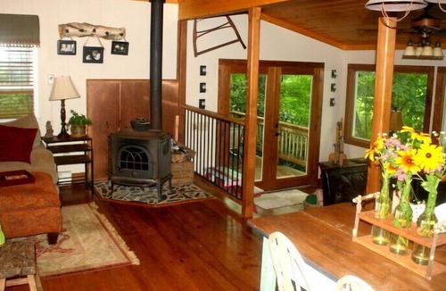 Mirror Lake Cabin | DESIREABLE MIRROR LAKE AREA & CUTE, CUTE, CUTE!