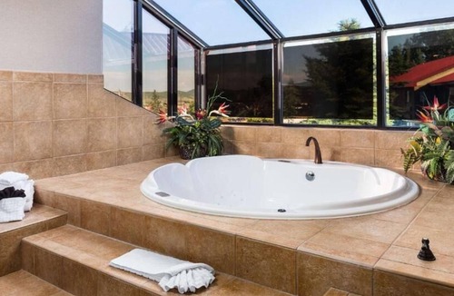 Kimball Junction Hotel | Discover the Charm of Park City! Indoor Pool, Breakfast, Shuttle, Pets Allowed!
