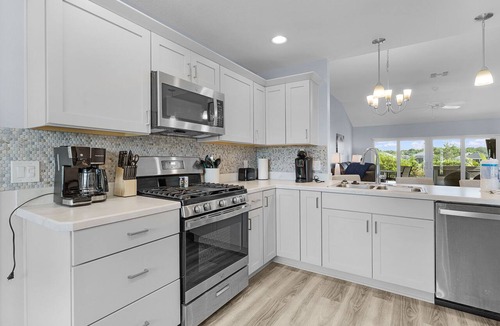 Okahumpka House | Dog-Friendly 3BR Designer Home with Spa & 4-Seat Golf Cart