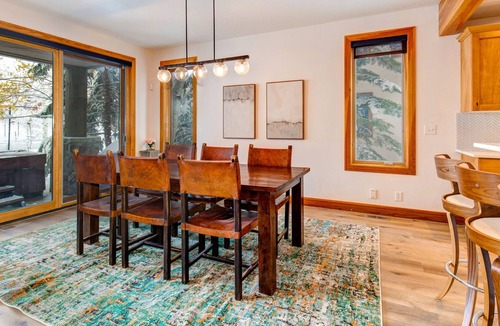 Park Meadows House | Dog-friendly home with private hot tub, fireplace, en suites & great location