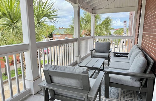 Historic Downtown Apalachicola Apartment | Downtown Charm! All the shops, restaurants & water activities out your doorstep