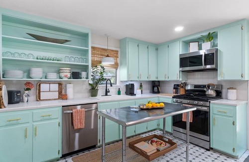 South Pensacola House | Downtown Pensacola Fenced Yard Pet-Friendly