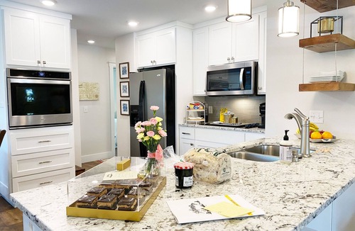 Bentonville House | Downtown, Trails, Museums, Easy Access! Read the reviews – we'll spoil you.