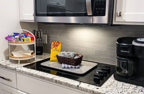 Bentonville House | Downtown, Trails, Museums, Easy Access! Read the reviews – we'll spoil you.
