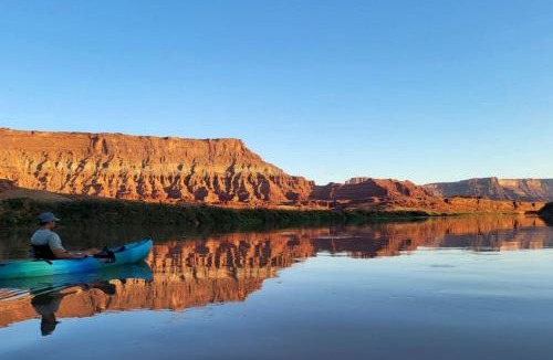Moab House | Dreamy Cave for Adventure Lovers with Incredible Night Sky Views and Close to Awesome Outdoor Activities in Moab, utah