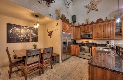 Moab South Valley House | DW7 Spacious Cowboy-Themed Condo near Arches National Park With Hot Tub!