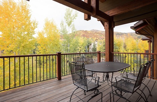 Steamboat Springs Condo | EL5305 | Top Floor with Mountain Views | Air Chilling | 10 Hot Tubs | 4 Pools