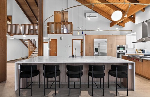 Bridle Trails House | Elegant 5BR Bridal Trails Retreat Near DT Bellevue