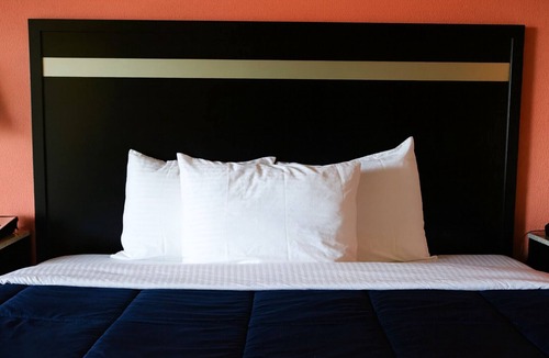 Elkton Hotel | Elkton Lodge - Newark - Elkton - University Gateway