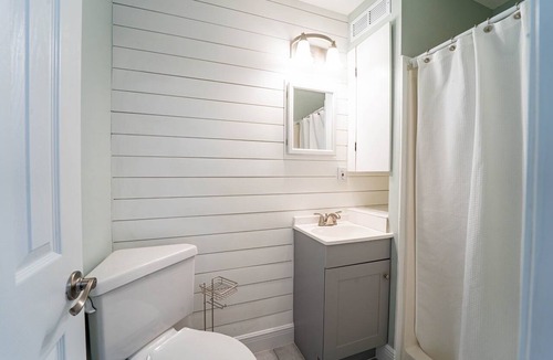 New Port Richey House | Enjoy this 2 Bedroom 2 Bath house on the canal with access to the Gulf!