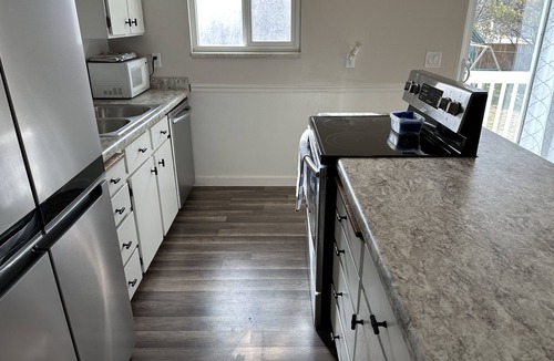 Riverton House | Entire Home - Family/Kid/Pet Friendly - Yard - Happy Place!