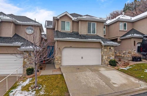Cottonwood Heights Villa | Epic Escape with Hot Tub close to Canyons!