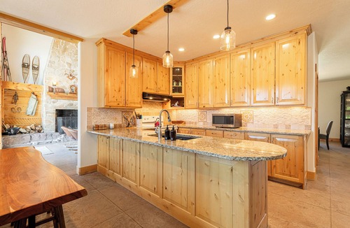 North Snyderville Basin Other | Experience luxury in this 4-bedroom, 4-bathroom ranch in scenic Park City, UT.