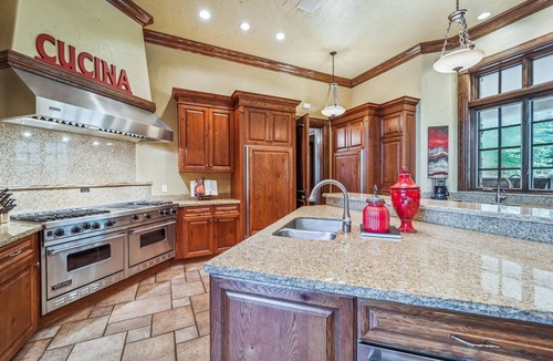 Warrior's Mark West House | Experience luxury at Gold King Retreat, a large home in Breckenridge with a private hot tub!