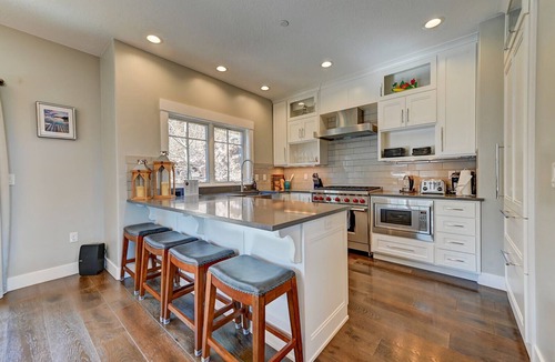 Park City House | Fairway Springs Townhome - 3BD/2.5BA - Next to Waldorf ski lift