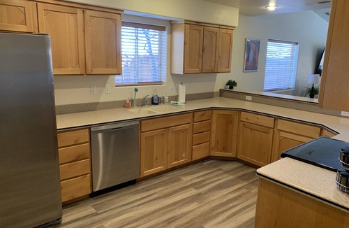 Moab South Valley House | Family and Pet Friendly! Luxurious Backyard Amenities! Jacuzzi! Lots of Parking!