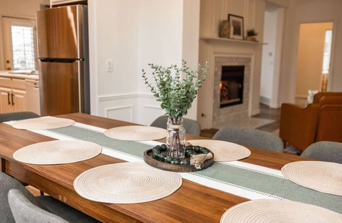 Draper House | Family Entertainment | Hot Tub, Sauna & Game Room