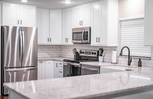 Lakeland Highlands House | Family Friendly Cozy 3BR Fireplace Patio Fully Fenced Sleeps 8