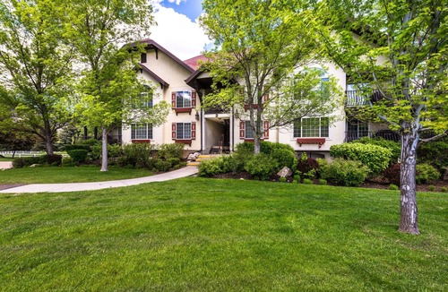 Midway Apartment | Family Getaway~Skiing, Ice Castles & Golf Course 2204