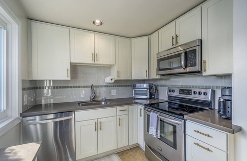 Lawton Park House | Family Oasis - Huge Yard · Toys · Fire Pit · 3BR+ Near Queen Anne/Ballard