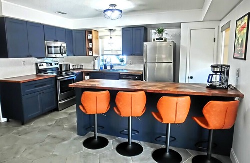 Weeki Wachee Gardens House | Family & Pet-Friendly River Escape w/Kayaks, Manatees & Outdoor Fun!