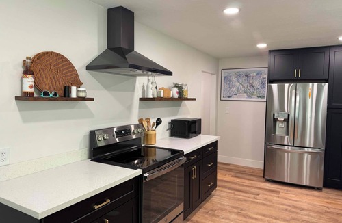 Ogden House | Family Ski Haven 3BR Retreat near Powder Mountain & Snowbasin