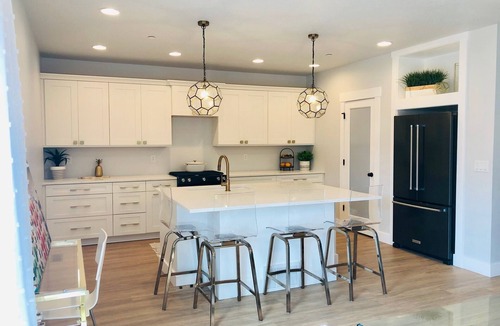 Farmington House | Farmington's Finest: 3BR Townhome, Furnished/Empty, Prime Location, Pool & More!