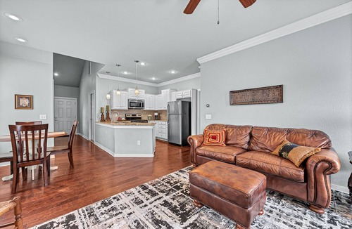 Bentonville House | Flourishing Palm Place 3 BR 2 BA near XNA