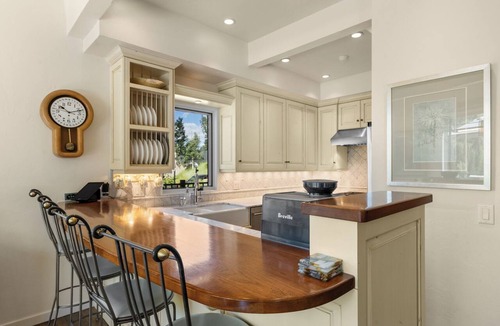 Steamboat Springs House | FPX Legacy Lodge - Ski In Ski Out 5-BR+Loft+Rec Room w/Views, Private Hot Tub, Club Amenities