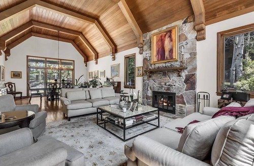 Summit Park House | *FREE SKI RENTAL* Perfect for 2 Families or Groups – Private Hot Tub, Dogs Welcome