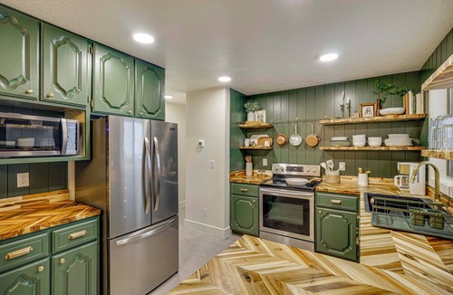 Pleasant View House | Gateway to Nordic Valley! Mtn-View Ogden Home