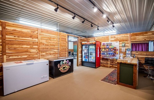 Cassville House | Glamping Getaway Ideal for Adventurous Families in Cassville, Missouri