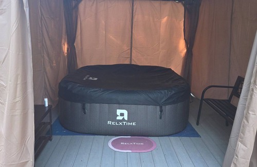 May Creek House | Glamping in 32 foot RV near Wallace Falls state park in Gold Bar, WA.