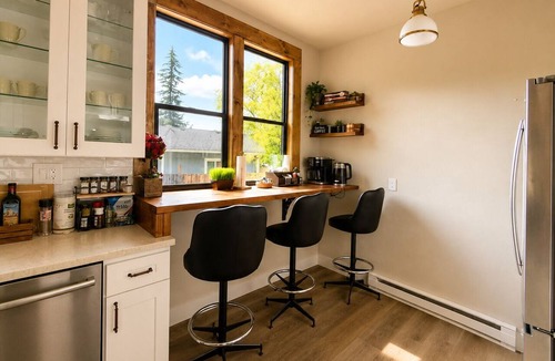 Gold Bar House | Gold Bar Farmhouse/Hot Tub/Near Wallace Falls