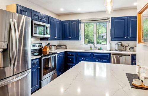 West Hartford Condo | Golf Fairway Condo with Views, Fairway Village