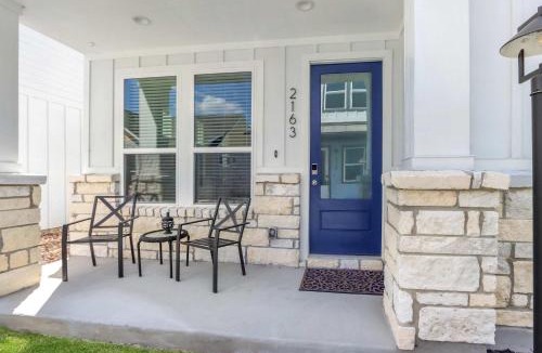New Braunfels House | Gorgeous 2 BDR Cottage Minutes to Everything NBTX