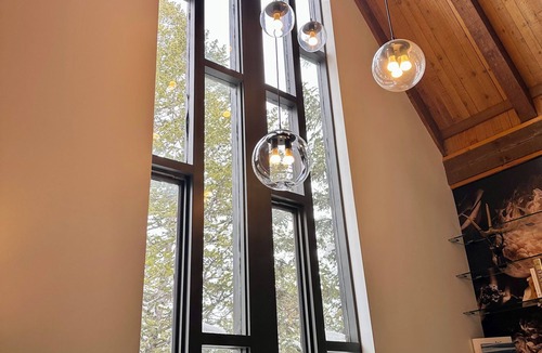 Summit Park Ski Chalet | Gorgeous Mountain House with Hot Tub, Sauna & Gym